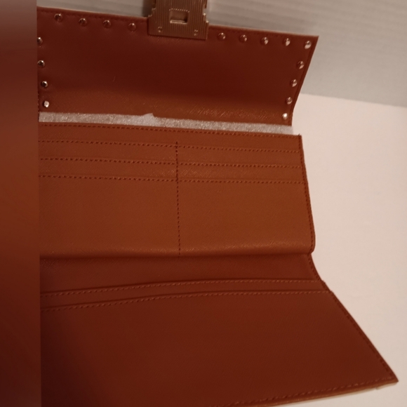 Badgley Mischka Brown & Cream Colorblock Clutch /Wallet Nwt Decorative Studs - Picture 5 of 8